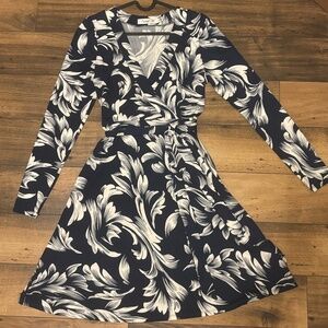 Sunny Girl Small Wrap Dress – White & Navy Floral, Long Sleeve